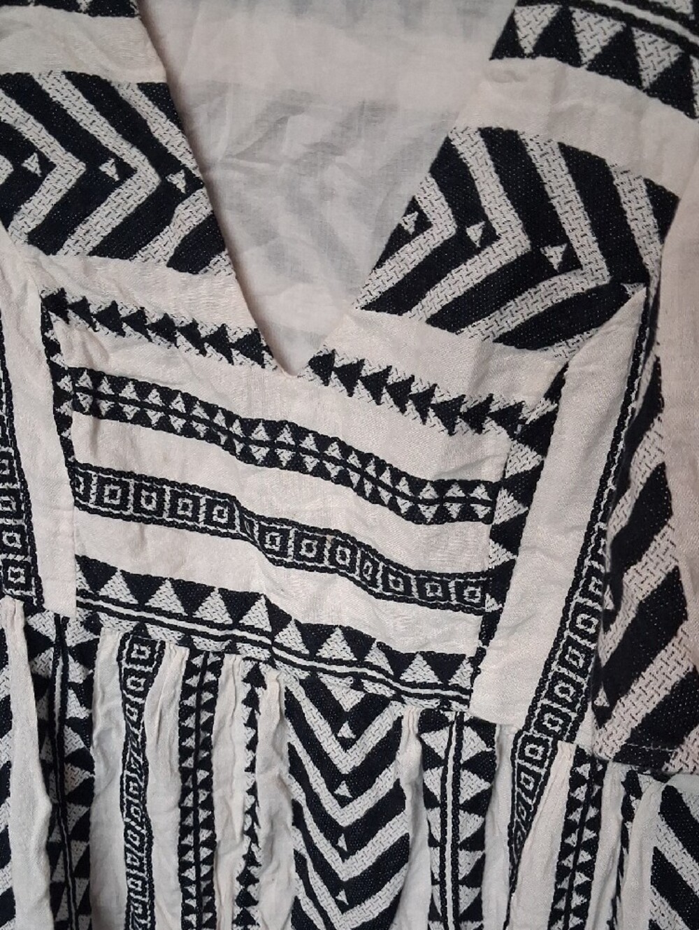 Old Navy And White Dress Petite M - Picture 6 of 6
